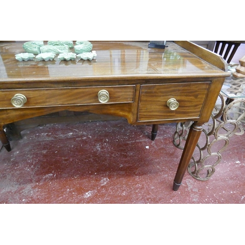 286 - Victorian mahogany writing desk - Approx. W: 124cm D: 58cm H: 83cm