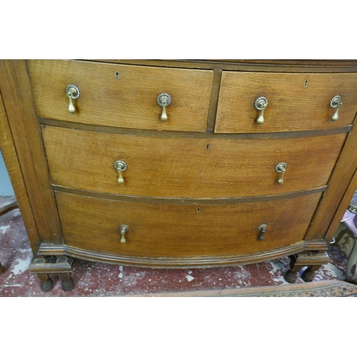 311 - Unusual fine quality Arts & Crafts oak cabinet - Approx. W: 120cm D: 62cm H: 186cm