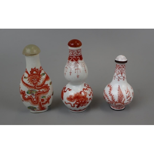 75 - Collection of early Chinese porcelain to include Qing dynasty scent bottles & Sing dynasty plate