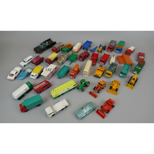 132 - Collection of vintage diecast toys to include Matchbox