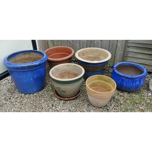 522 - 6 garden pots to include glazed and terracotta