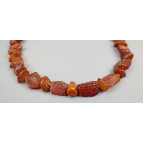 34 - Natural amber necklace