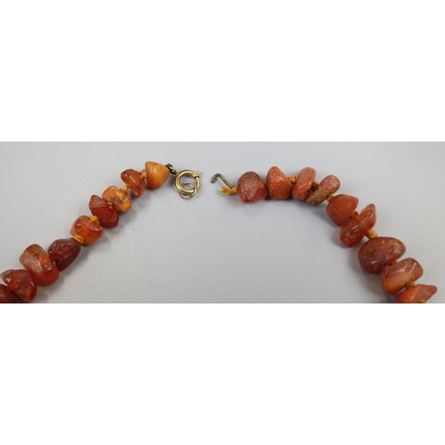 34 - Natural amber necklace