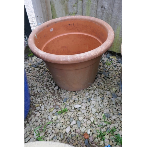 522 - 6 garden pots to include glazed and terracotta