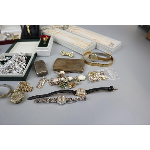 65 - Collection of costume jewellery etc