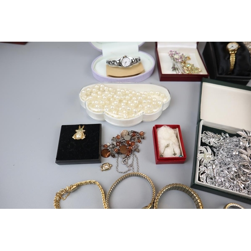 65 - Collection of costume jewellery etc