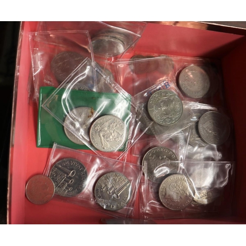 80 - Collection of coins to include 1996 football £2 coins