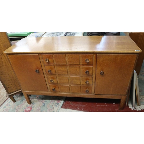 176 - Gordon Russell oak sideboard - Approx. W:141cm D:48cm H: 87cm