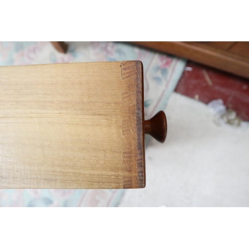 176 - Gordon Russell oak sideboard - Approx. W:141cm D:48cm H: 87cm