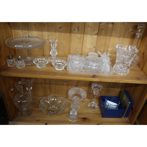 213 - Collection of crystal/glass