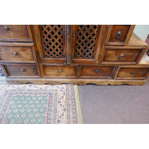 270 - Staggered hardwood unit - Approx. W:161cm D:42cm H:95cm