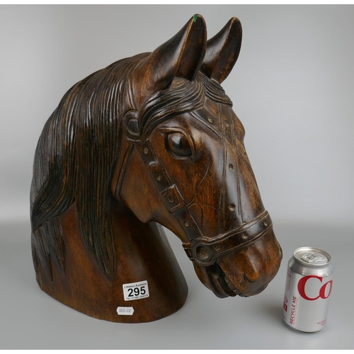 295 - Fine carved horse bust - Approx. H:45cm