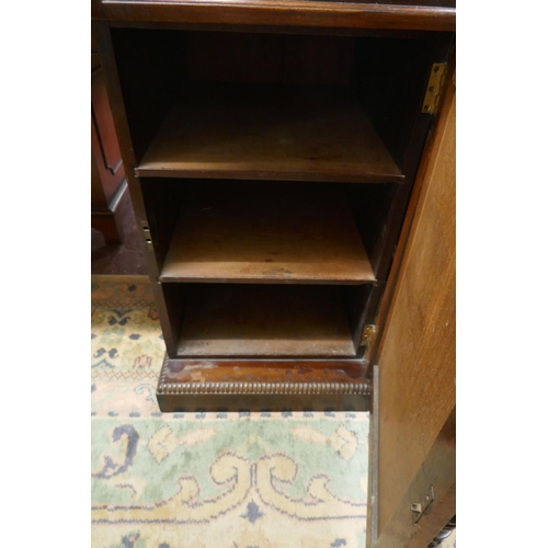 297 - Fine quality antique mahogany pedestal sideboard - Approx. W:199cm D:68cm H:123cm