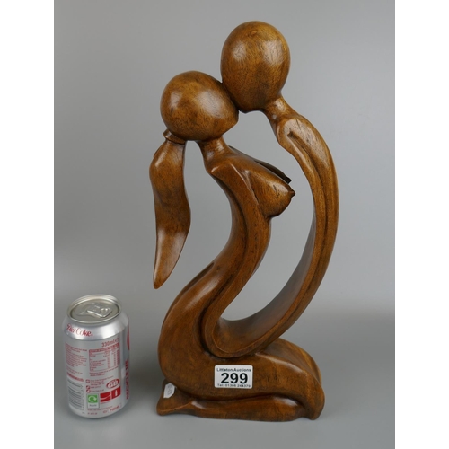 299 - Carved wooden sculpture of lovers - Approx. H:40cm