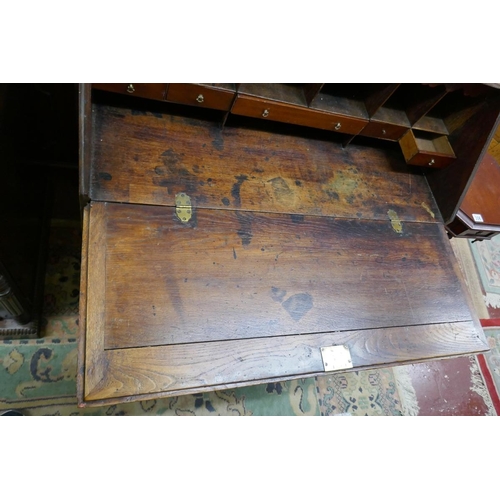 301 - Early oak bureau - Approx size: W: 96cm D: 48cm H: 108cm