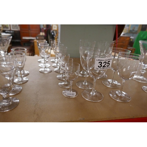 325 - Collection of Sherry / liquor glasses to include early examples