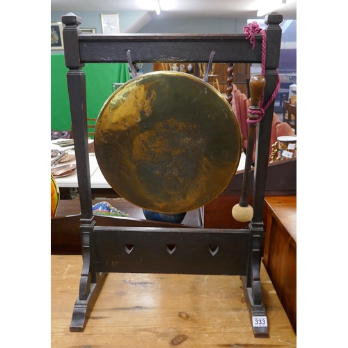 333 - Large brass gong on stand - Approx. H:82cm