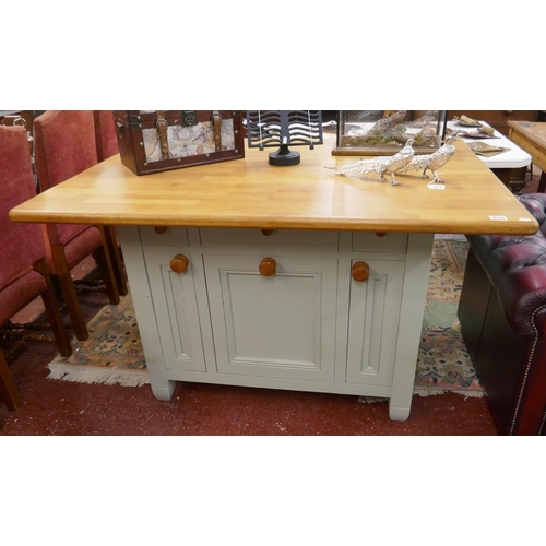 358 - Good quality kitchen island - Approx. L:142cm W:100cm H:91cm