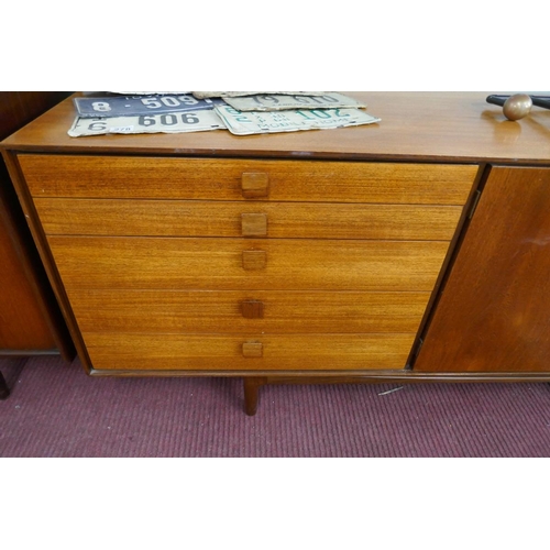 360 - Kofod-Larsen IB – Mid-Century teak sideboard W: 235cm D: 48cm H: 77cm