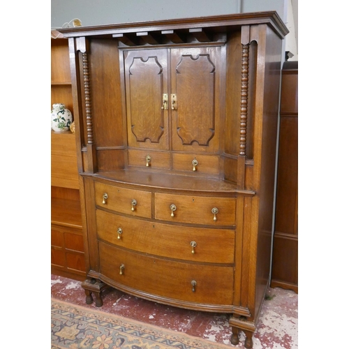 367 - Fine quality Arts and Crafts oak cabinet - Approx. W:129cm D:63cm H:186cm