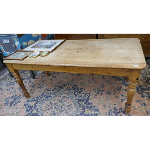 369 - Pine farm house table - Approx. L:181cm W:88cm H:75cm