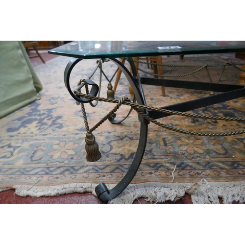 373 - Wrought iron rope effect coffee table with glass top - Approx. L:122cm W:64cm H:44cm