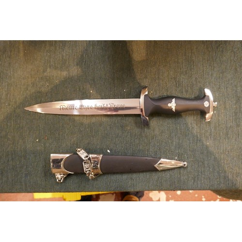 87 - 3 reproduction German daggers & generals baton