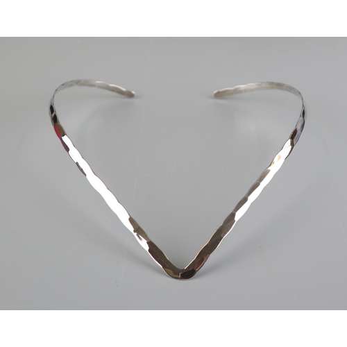 106 - Silver necklet