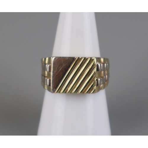 114 - Gold 2 tone signet ring - Approx size P