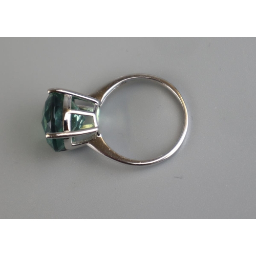 121 - Silver topaz ring - Approx size R½