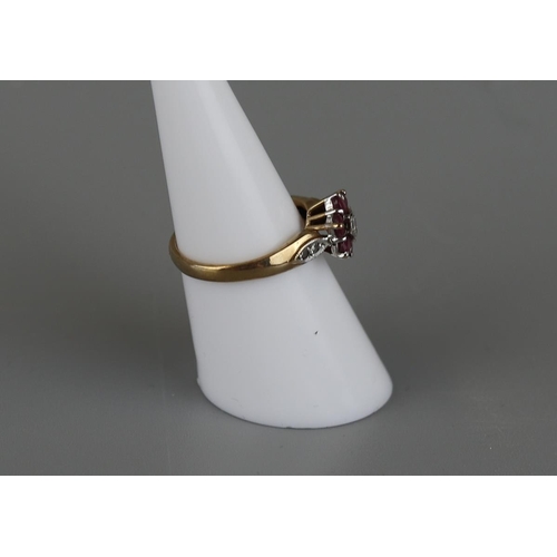 134 - Gold diamond and ruby ring - Size M