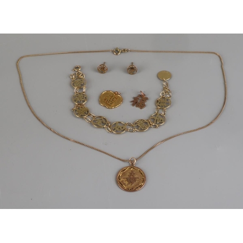 136 - Collection of gold with Oriental theme