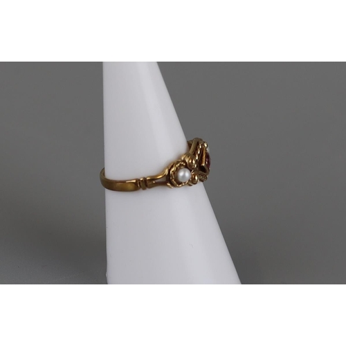 138 - Gold garnet and seed pearl ring - Size M