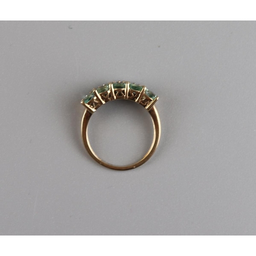 140 - Gold green apetite and diamond ring - Size O