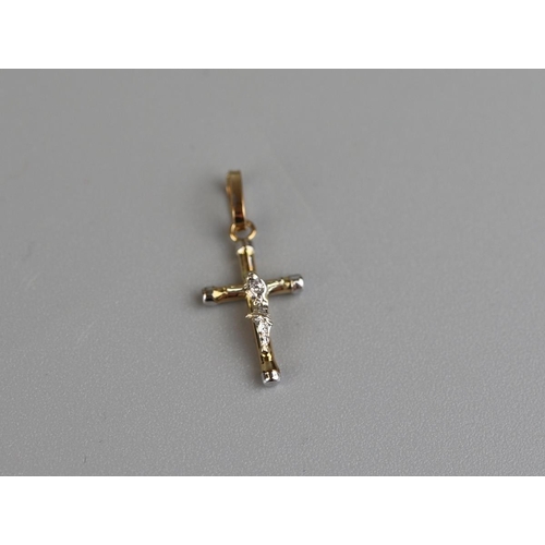 154 - Small gold crucifix