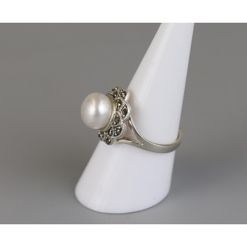 28 - Silver marcasite & pearl ring - Approx size P