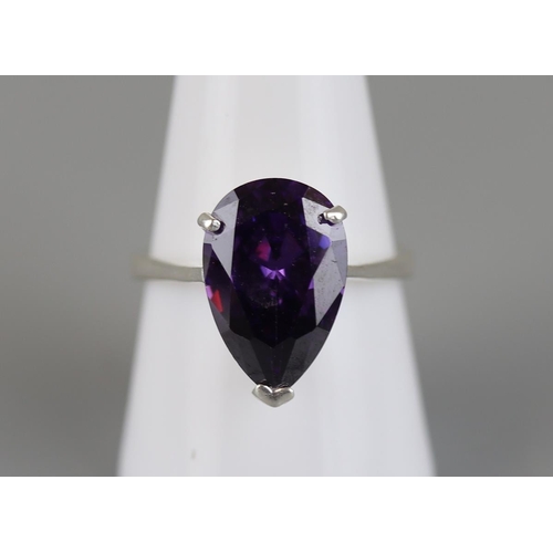 61 - Silver amethyst ring - Approx size R