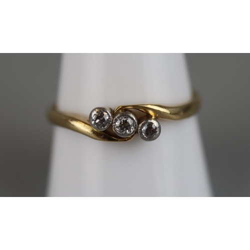 65 - 18ct gold 3 stone diamond twist ring - Approx size S½