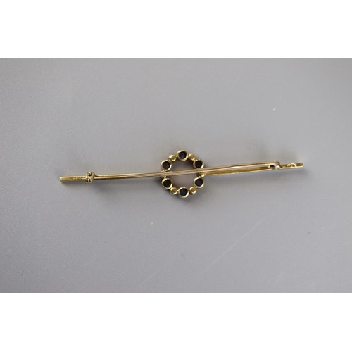 78 - 15ct gold sapphire & pearl bar brooch - Approx 3.7g