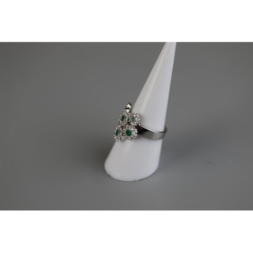 93 - Fine 18ct white gold emerald & diamond ring - Approx size N½