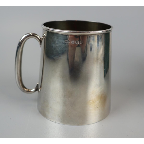 12 - Small hallmarked silver tankard with box - Approx 59g