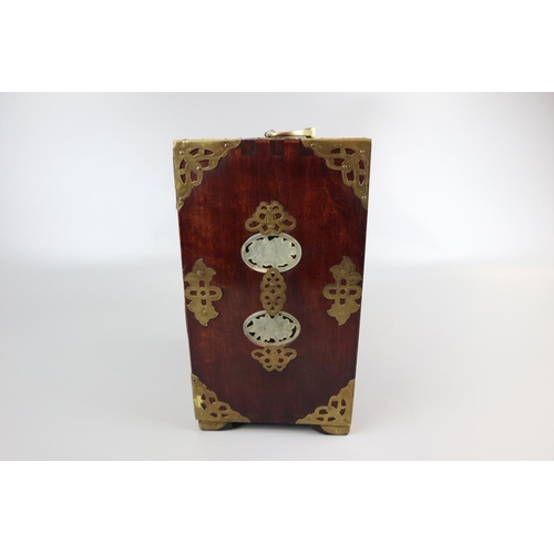 135 - Chinese jewellery box with Jade panels - Approx. H: 24cm