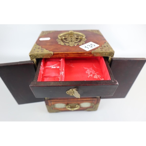 135 - Chinese jewellery box with Jade panels - Approx. H: 24cm