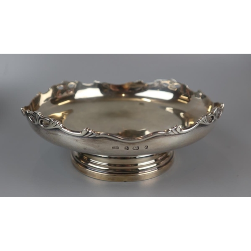 19 - Hallmarked silver pedestal bowl - Approx 393g