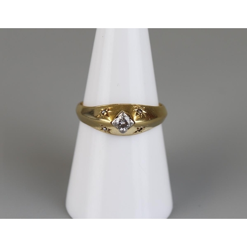 41 - 18ct gold diamond set ring - Approx size O