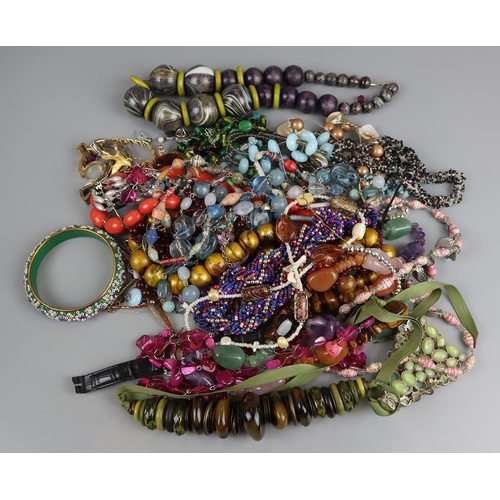 64 - Collection of costume jewellery