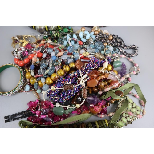 64 - Collection of costume jewellery