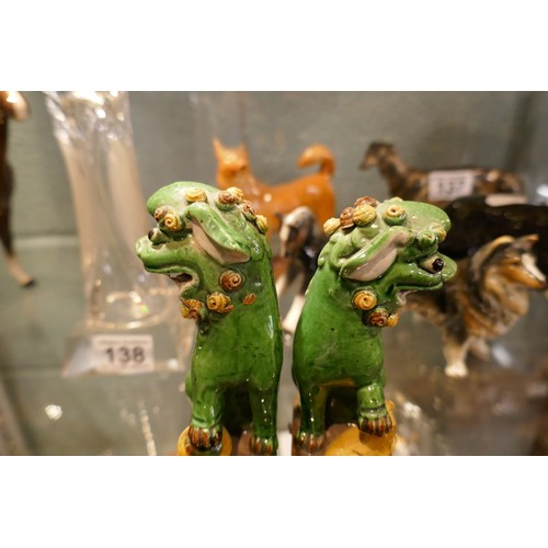 133 - Pair of ceramic dog of foo figures - Approx. H: 15cm