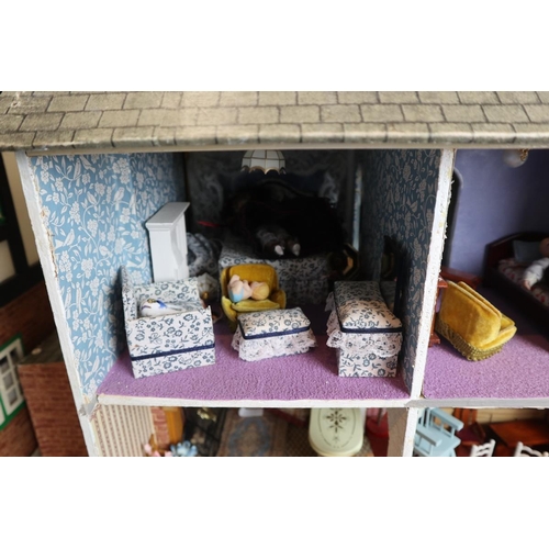 166 - Fully furnished dolls house