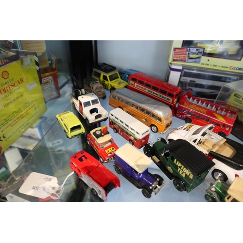 129 - Collection of diecast vehicles to include Dinky